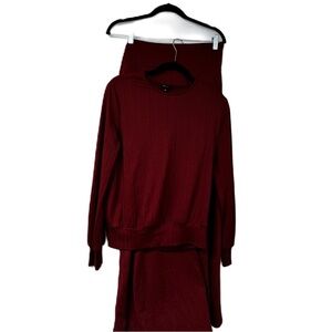 Space Woman's Maroon M pleated lribbed ong sleeve long skirt set casual fun